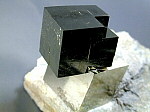 pyrite_twin1_small.jpg (6456 oCg)