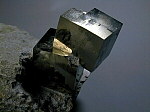 pyrite_twin2.jpg (34417 oCg)